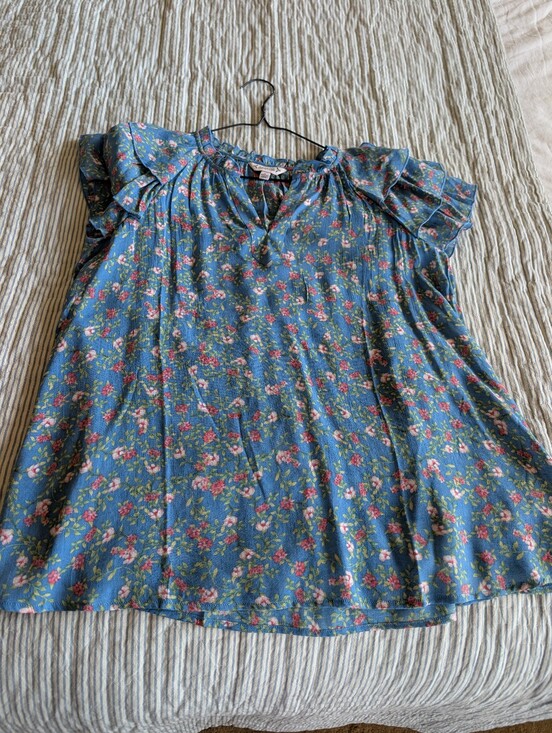 Nanette Lepore Tops - Nanette Blue Floral Print Flutter Sleeve Blouse Size Small